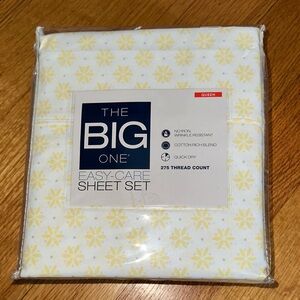 NWT Queen Bed Sheets Set